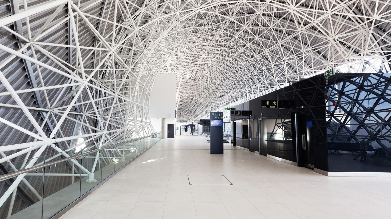 Flughafen Kroatien Building Gebaeude Schachtabdeckung TopTek FI DSC 49